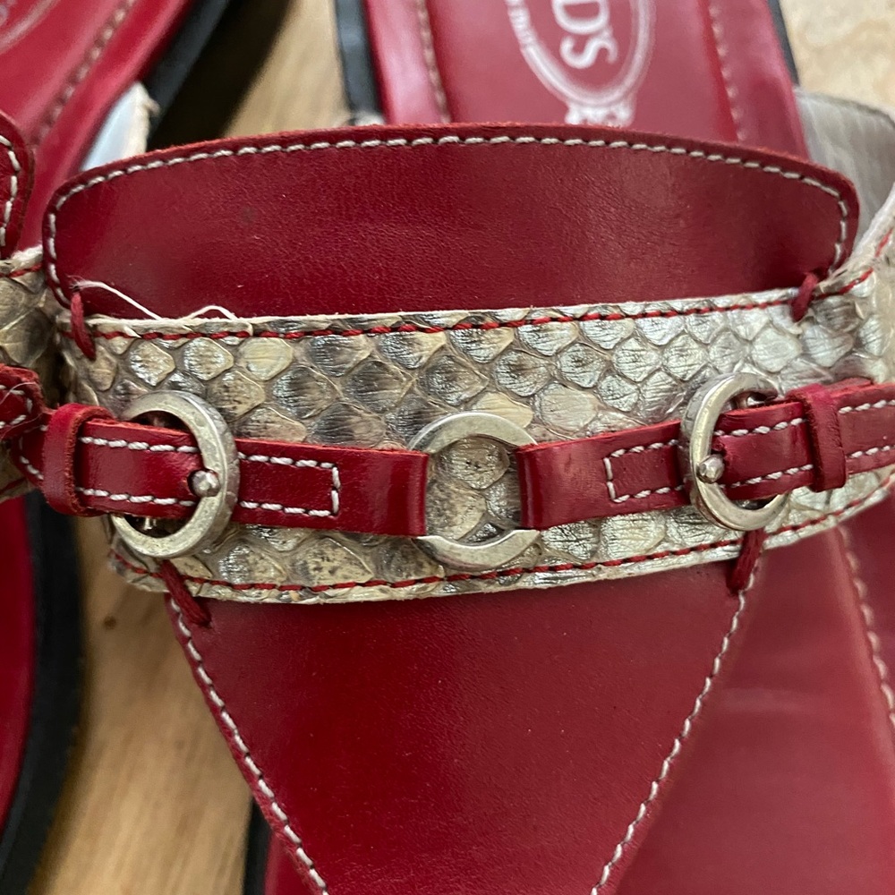 Tod’s thong sandals